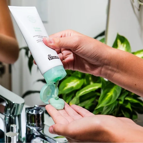 Dr. Brandt Clean Biotic - pH Balanced Yogurt Cleanser - 3.5 fl oz - Picture 4 of 12